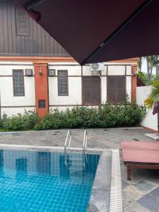 Nightmarket View Resort