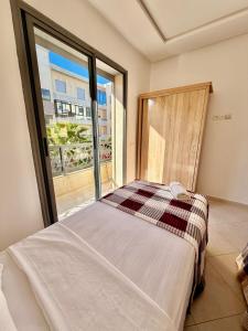 2 bedroom apartment with pool near to beach