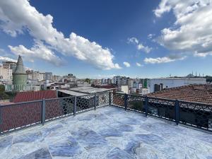 1BR w Turkish Hammam Central Galata Stay