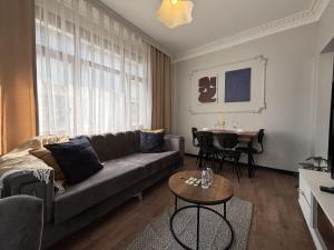 1BR w Turkish Hammam Central Galata Stay