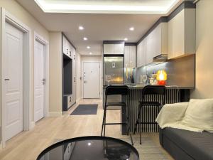 Chic & Cozy 2-BR Apartment with Balcony Nişantaşı