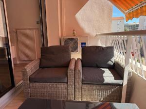 "Lartiste" close to everything - with terrace and parking