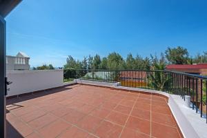 5BR Villa 1min from the beach