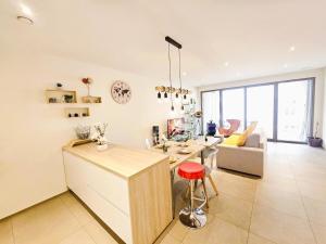 Central 1BR Apartment w terrace&parking spaces