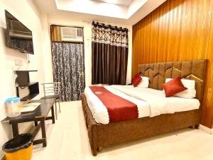 Hotel Gareen By Du Rooms Near Delhi University Kamlangar