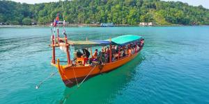 Koh Rong community tour boat