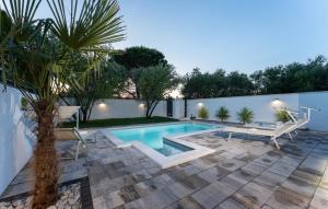 House with pool Mari