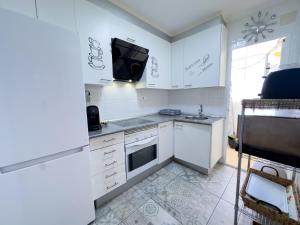 Apartamento San Juan Playa con piscina, zonas verdes y pistas deportivas