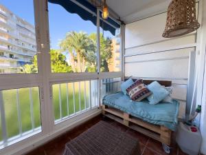 Apartamento San Juan Playa con piscina, zonas verdes y pistas deportivas