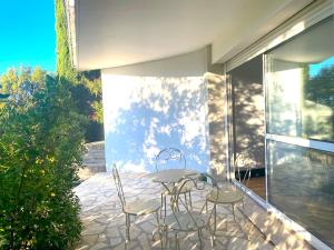Villa contemporaine avec vue mer