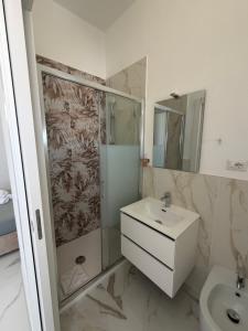 Alexandra Rooms & Suitess