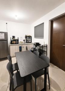 Coliving House near Davao Airport-Sta Lucia Mall-LPU with 100Mbps, Netflix & Pool