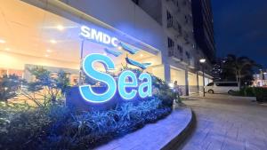 Sea Residences by Fernan Near MOA & NAIA Pool View