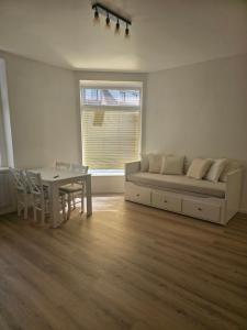 Westwing near to Airport