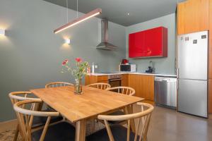 Stylish Downtown Reykjavík Flat with Balcony