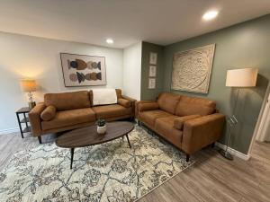 Modern 2BR Retreat w Heated Floors-Gazebo