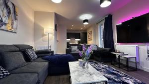 Central Harrow Balcony Sleeps 6 2 Stops To Wembley
