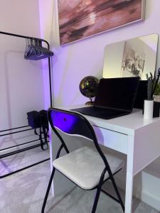Central Harrow Balcony Sleeps 6 2 Stops To Wembley