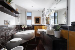 Spacious Sorrento Villa with Pool, Jacuzzi & Panoramic Sea View