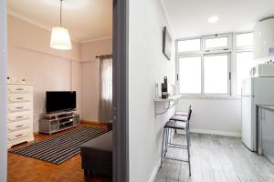 Caparica Urban Beach Retreat Near Beach and Park