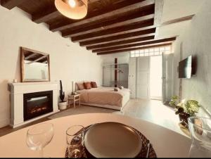 Charming studio with private spa and a unique setting