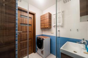 Metro Wilanowska Harmony Apartment by BookingHost