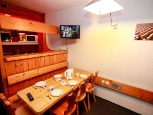Appartement 6 personnes au centre, balcon, parking, Wifi - FR-1-346-470