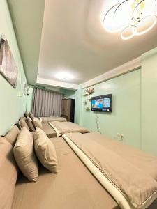 Shell Residence Moa Family room by Gie