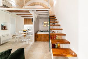 Old Court Luxury Suite Spa by Monholiday