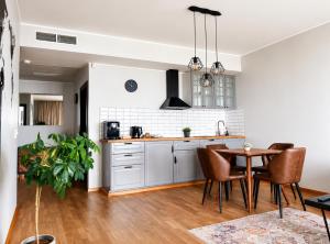UP 34 FLOOR APARTMENTS