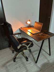 Modern Executive Apartment with Parking