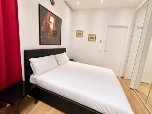 Castel SantAngelo 90 - Apartments near Piazza Cavour by RHR