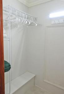 Modern 1 Bed Condo with Pool in Holetown