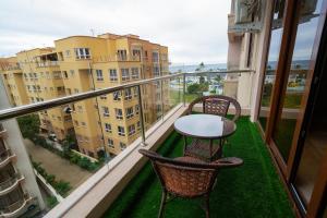 Seas the views by Coral Views