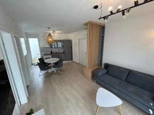 Huge Garden Cozy Apartment with jacuzzi