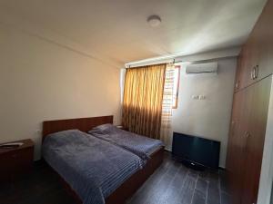 Family house with Garden & Free Parking
