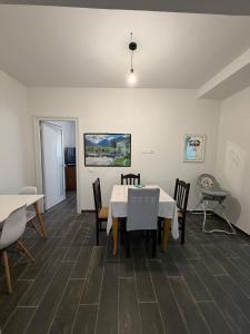 Family house with Garden & Free Parking