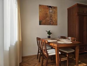 Goldenberg House -