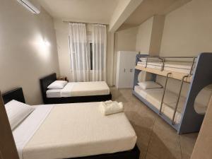 Family and Friends Getaway with 3BR, Yard and BBQ