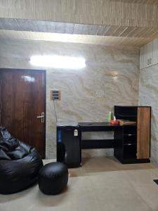 The Urban Nest, Cozy Couple Studio
