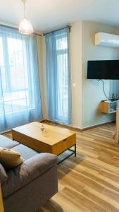 Visar Luxurious One Bedroom Apartment