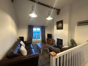 Luxury UpsideDown Townhouse with Panoramic Views