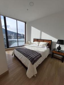 EPIQ La Carolina 2BR for 4 with Parking