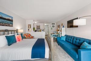 Lahaina Shores Beach Resort 206