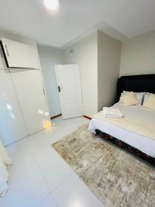 Mavis Apartments