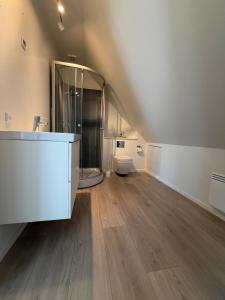 Moderne lejlighed med egen indgang nær Vejle
