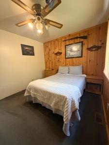 Hardwood Hide Away