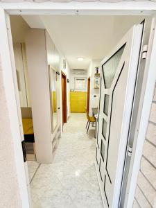 Andys Apartment House Vir