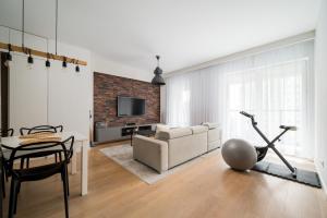 Kapelanów Skyline Prestige Apartment by BookingHost