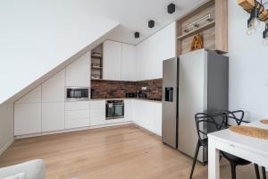 Kapelanów Skyline Prestige Apartment by BookingHost